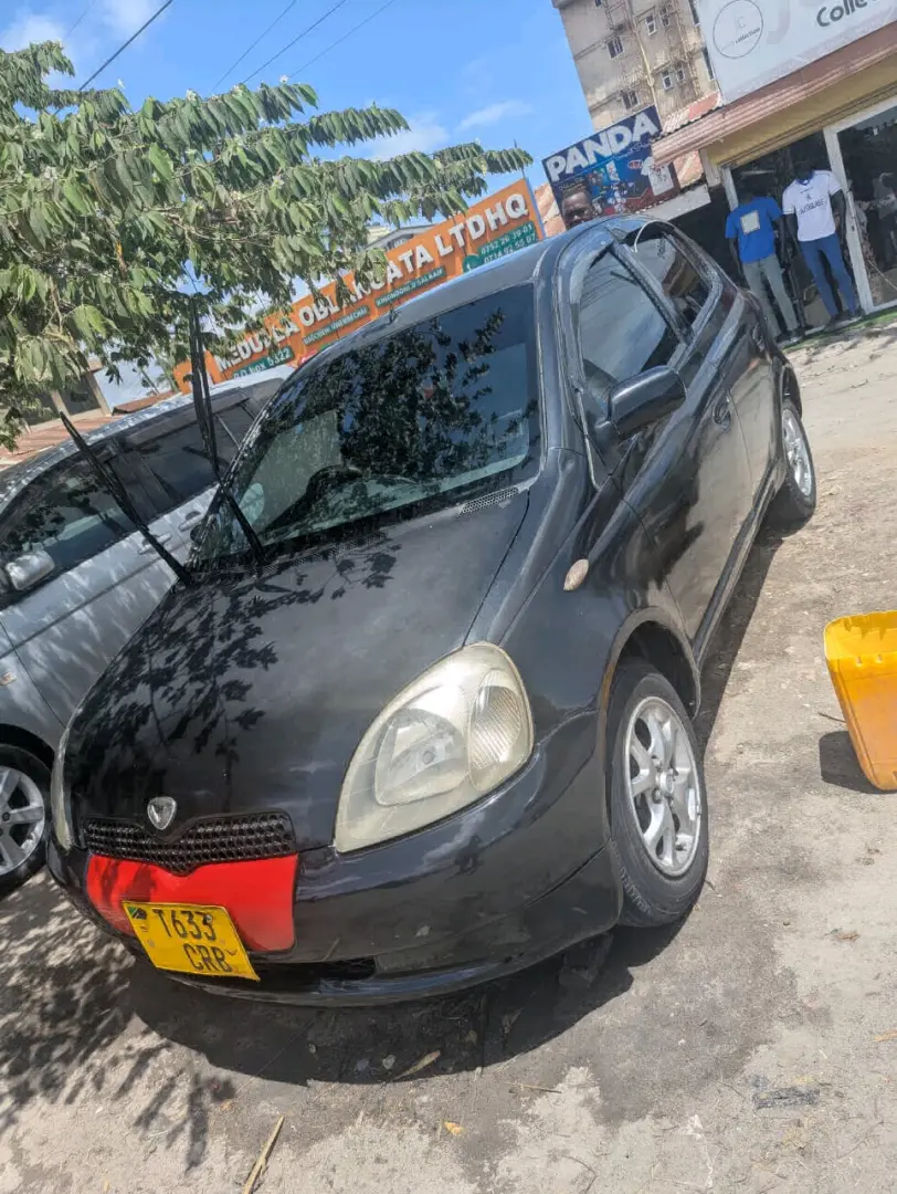 Toyota Vitz Gari la kuuzwa thumbnail 2