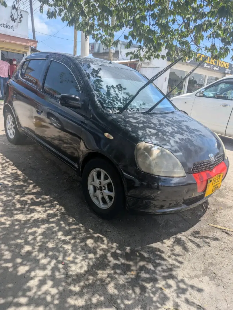 Toyota Vitz Gari la kuuzwa thumbnail 4