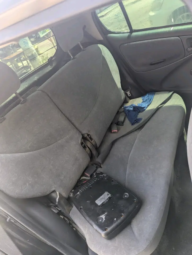 Toyota Vitz Gari la kuuzwa thumbnail 5
