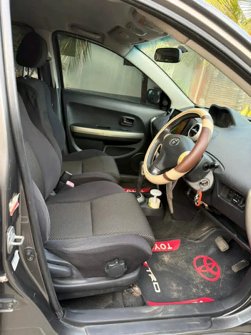 Toyota IST Hatchback 2004 Grey thumbnail 7