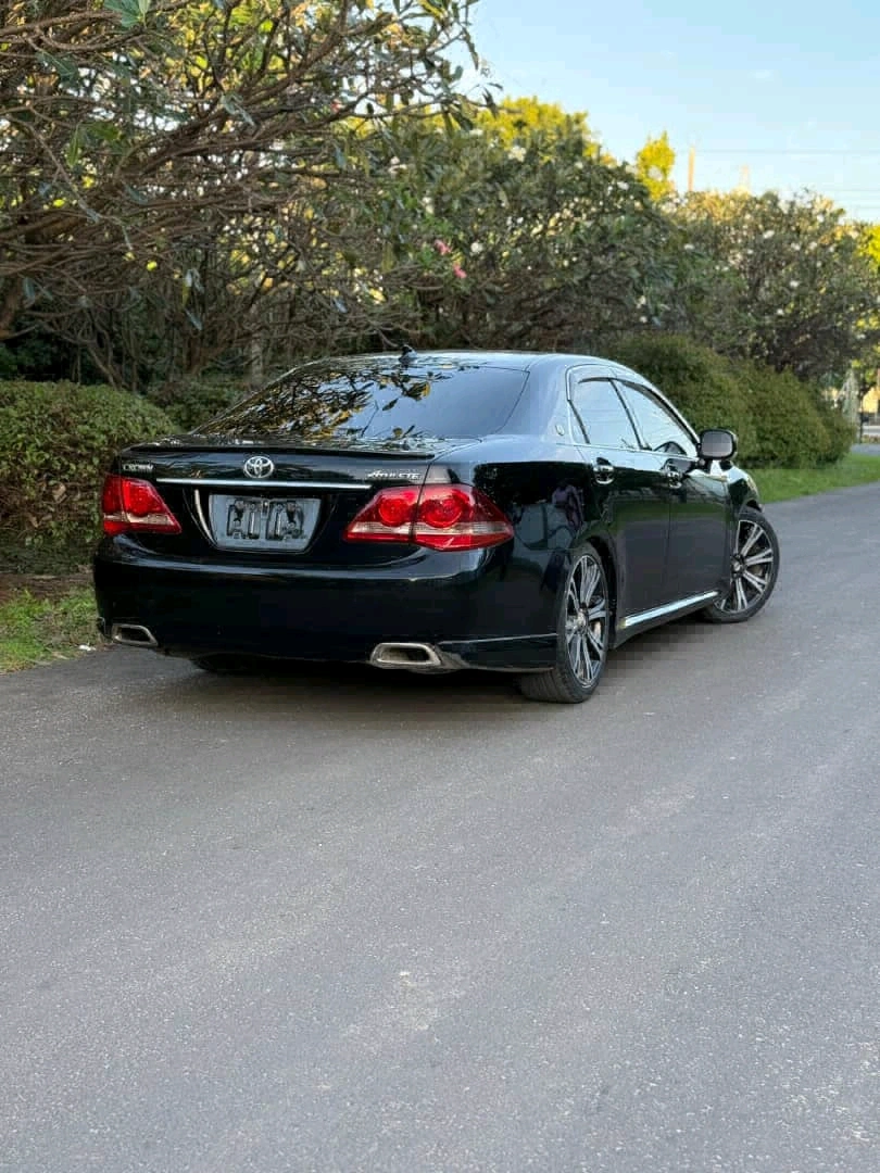 Toyota Crown Athlete 2009 (Black) thumbnail 4