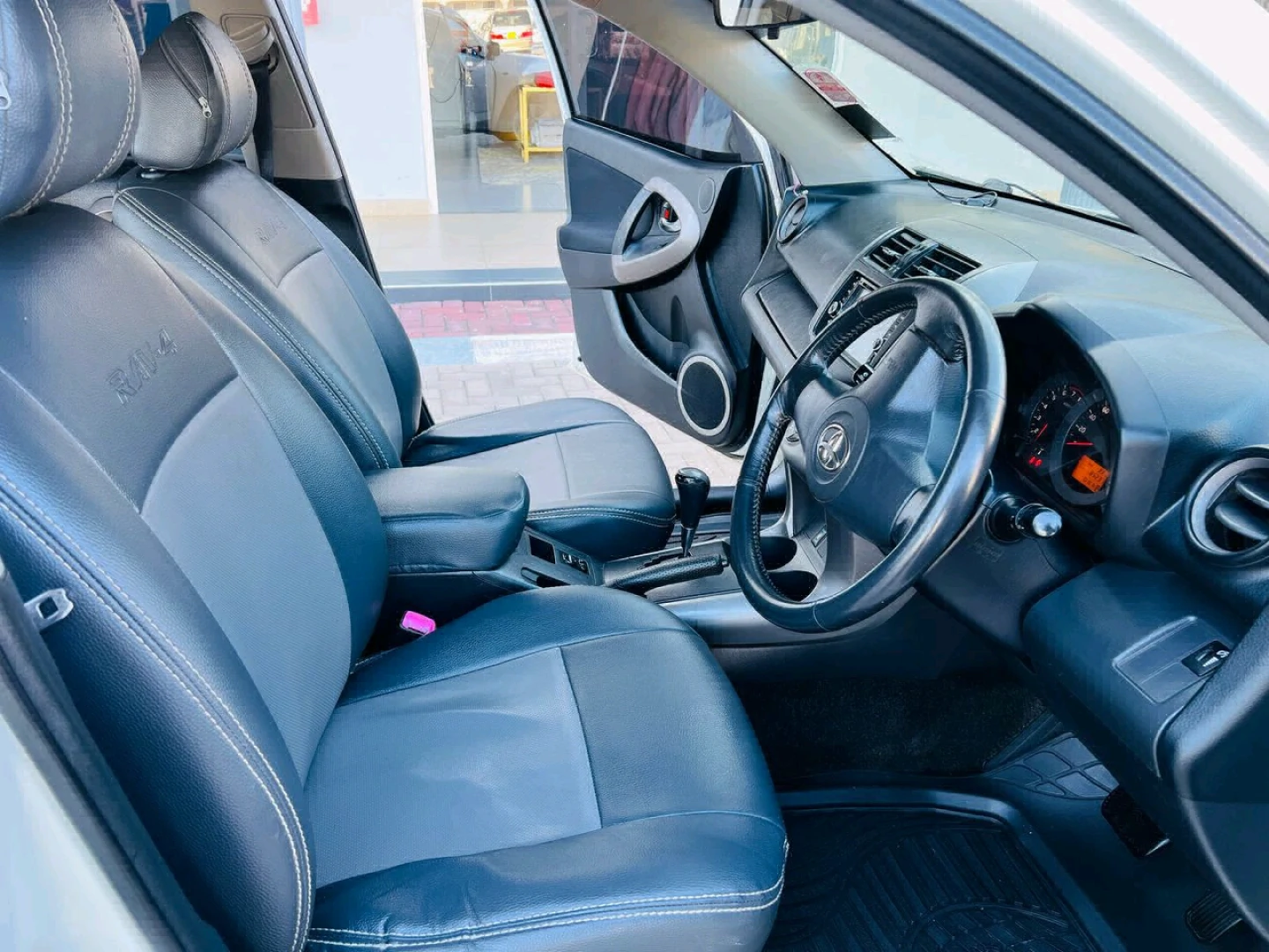 Toyota RAV4 2006 SUV thumbnail 5