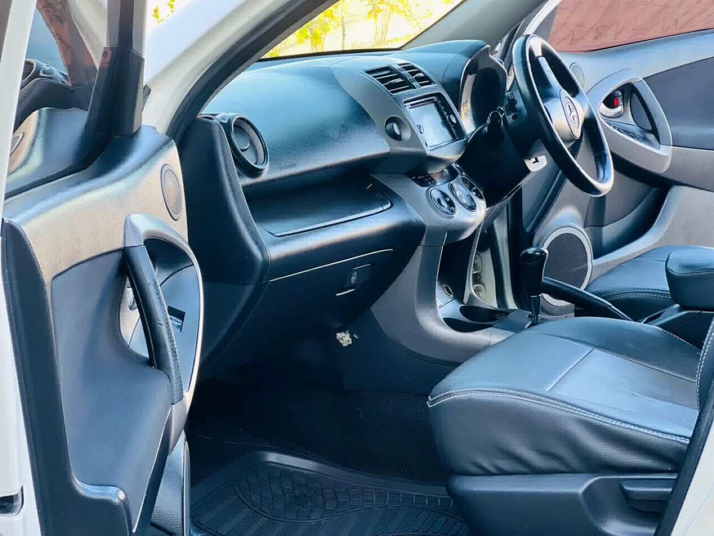 Toyota RAV4 2006 SUV thumbnail 6