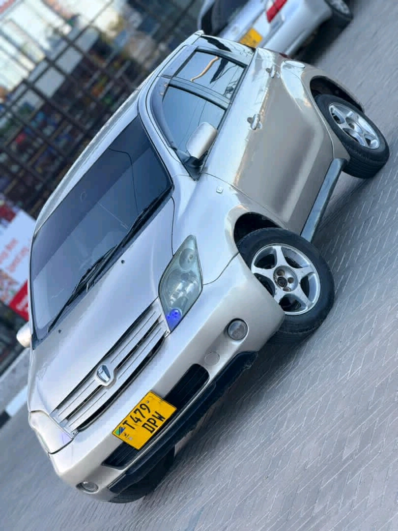 Toyota Ist Silver Car T479 DPW Full AC thumbnail 5