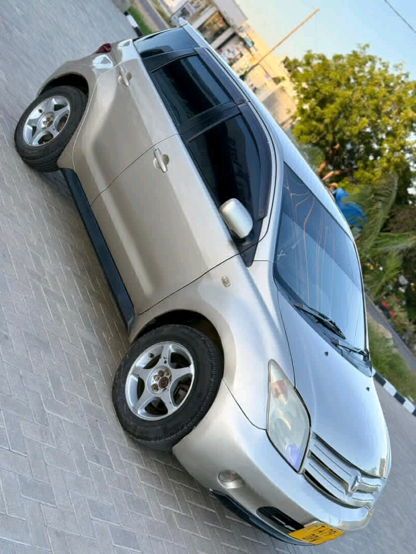 Toyota Ist Silver Car T479 DPW Full AC thumbnail 6