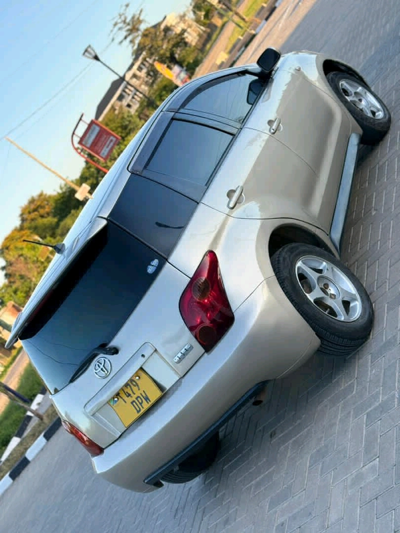 Toyota Ist Silver Car T479 DPW Full AC thumbnail 7