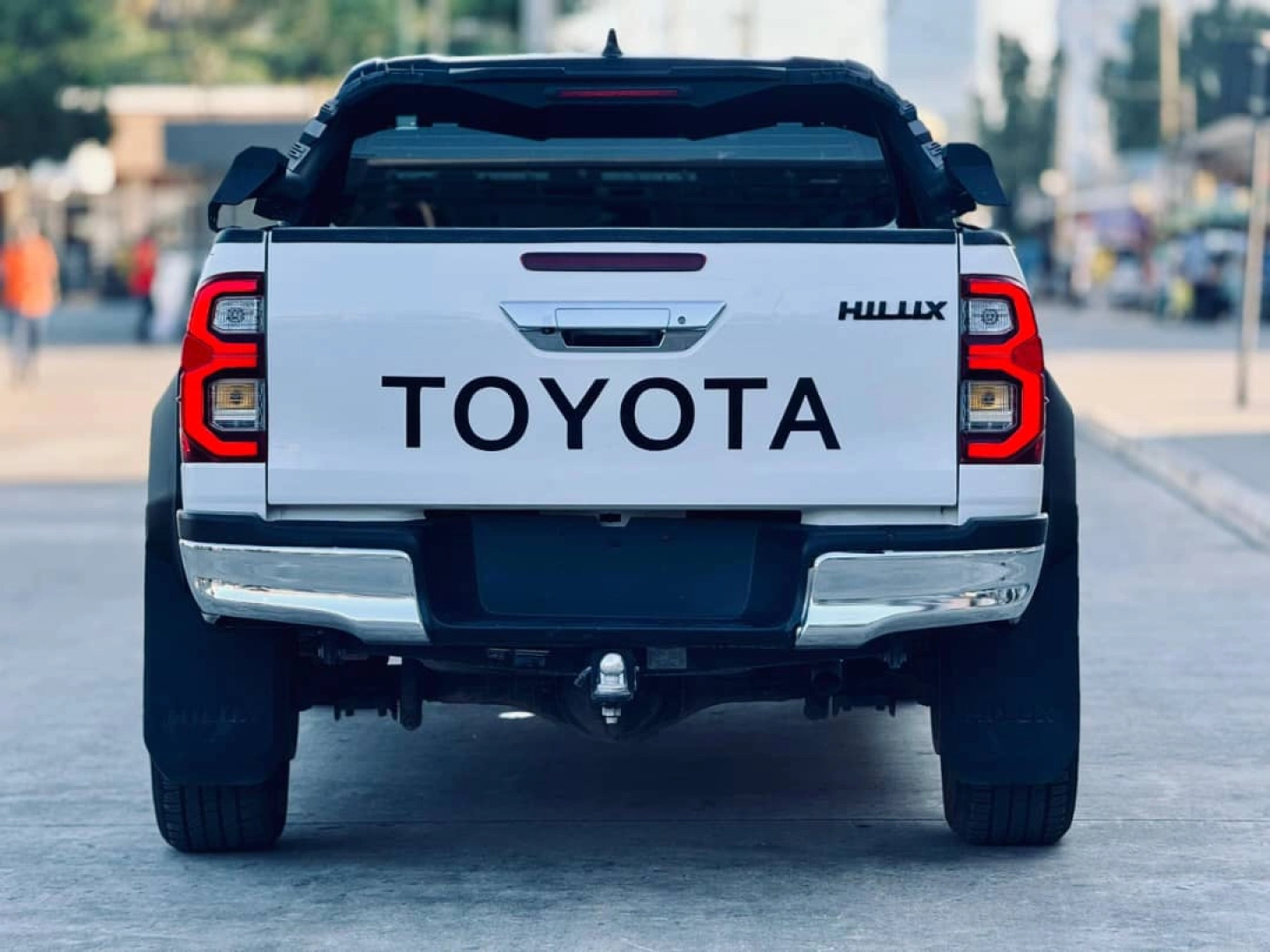 2022 Toyota Hilux Adventure 2.8L Diesel 4WD thumbnail 3