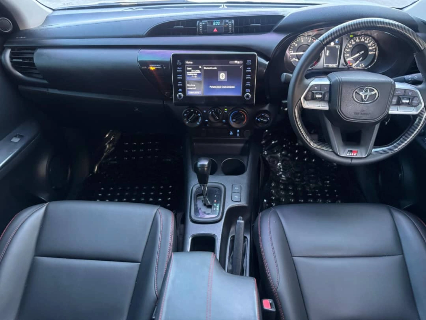 2022 Toyota Hilux Adventure 2.8L Diesel 4WD thumbnail 5