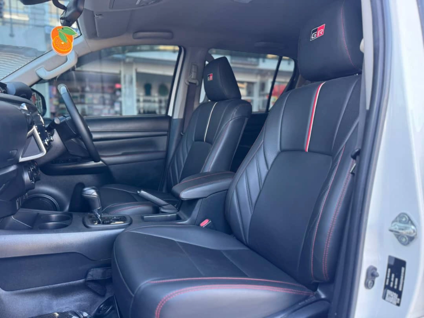 2022 Toyota Hilux Adventure 2.8L Diesel 4WD thumbnail 6
