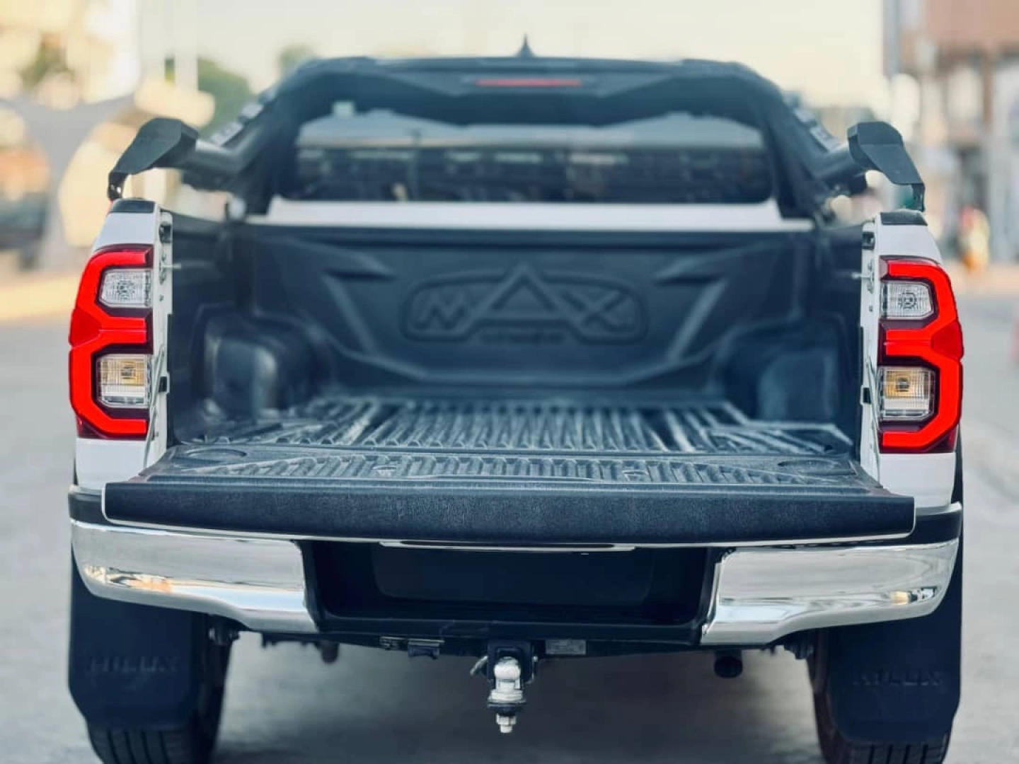 2022 Toyota Hilux Adventure 2.8L Diesel 4WD thumbnail 8