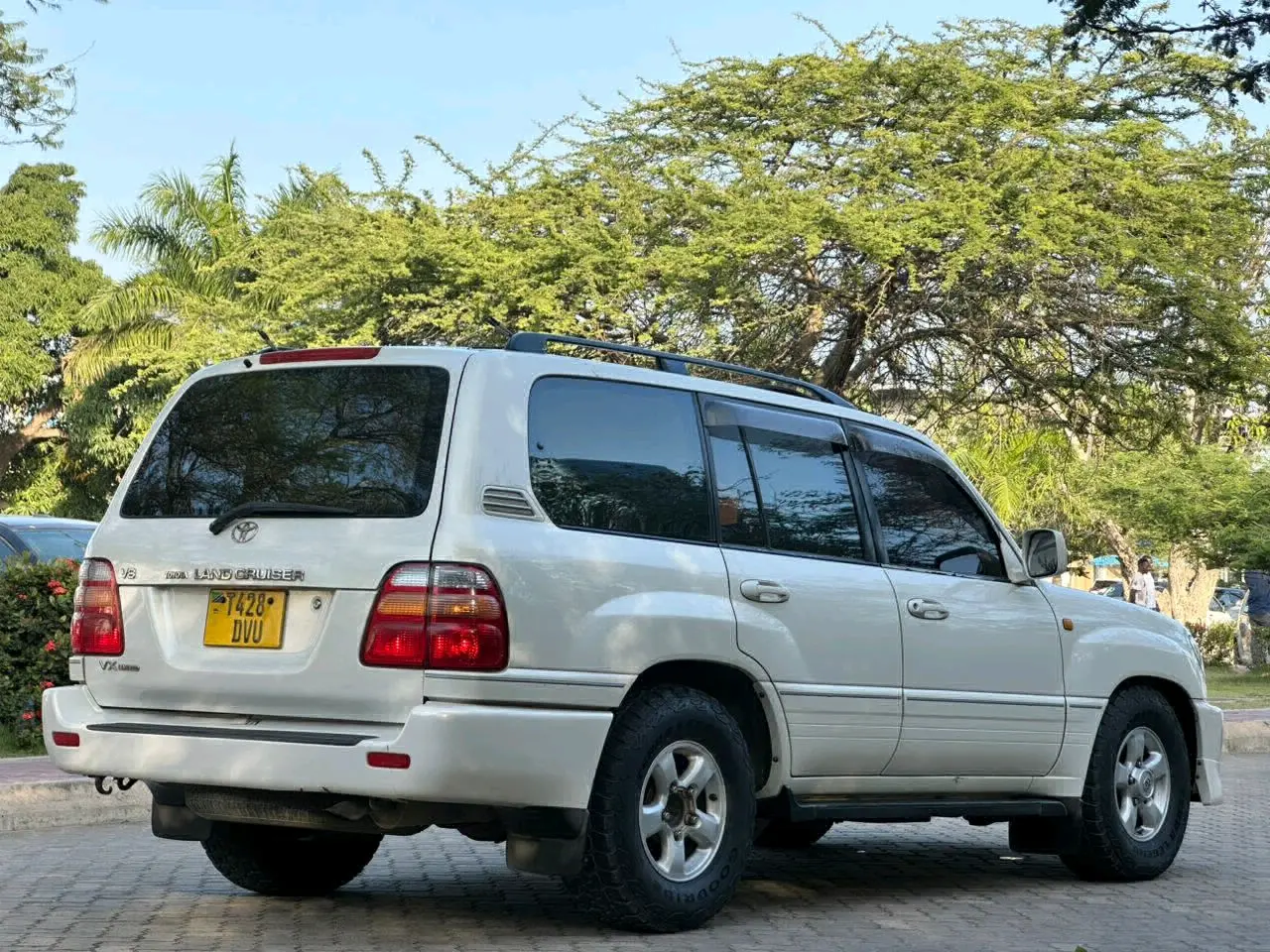 Toyota Land Cruiser 100 Series 2000 Model thumbnail 6