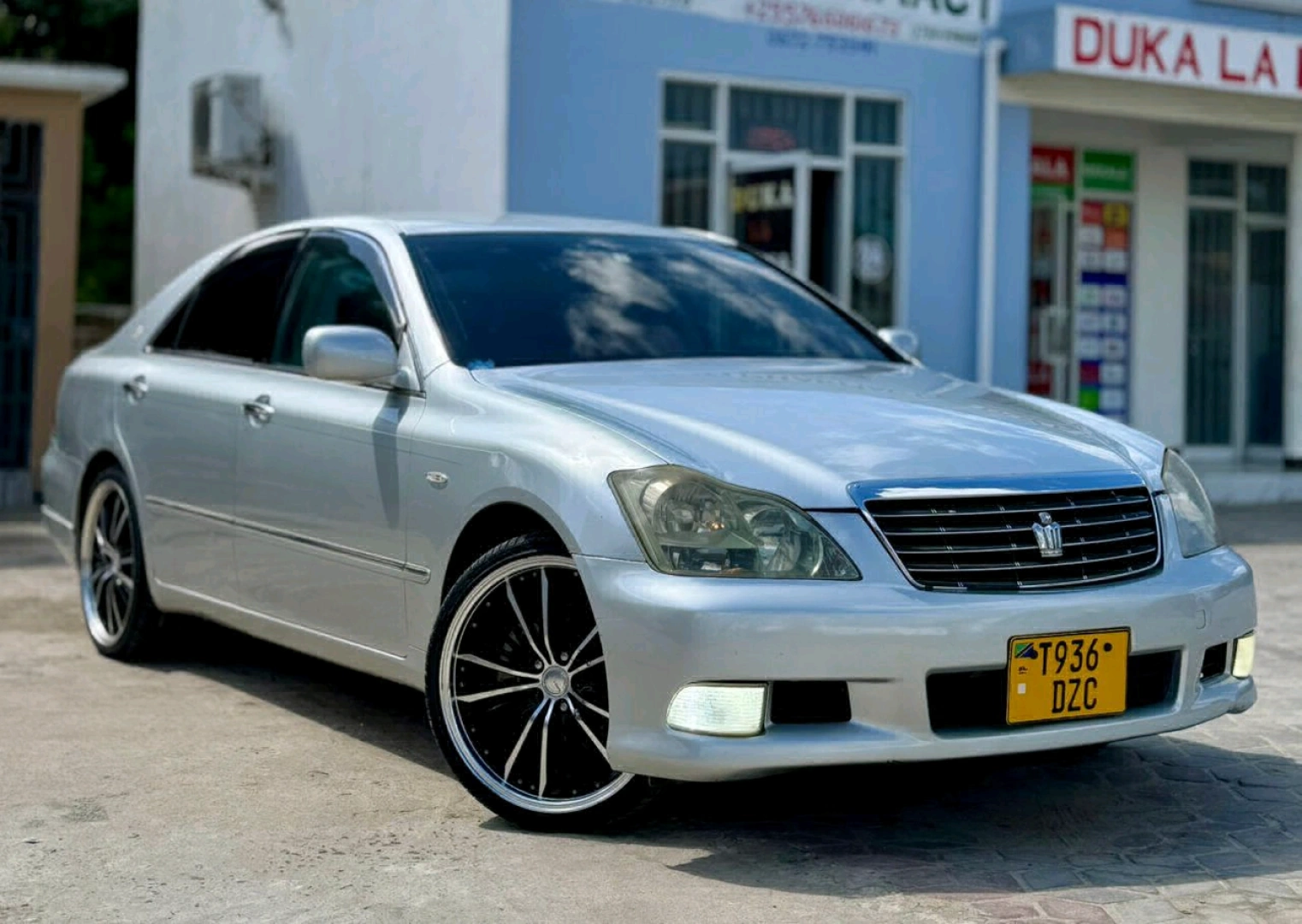 Toyota Crown Athlete Silver/White thumbnail 5