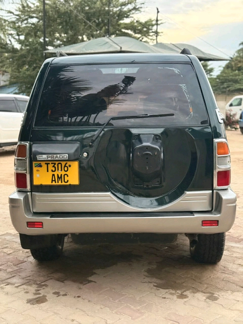 Toyota Prado SUV Diesel Engine thumbnail 3