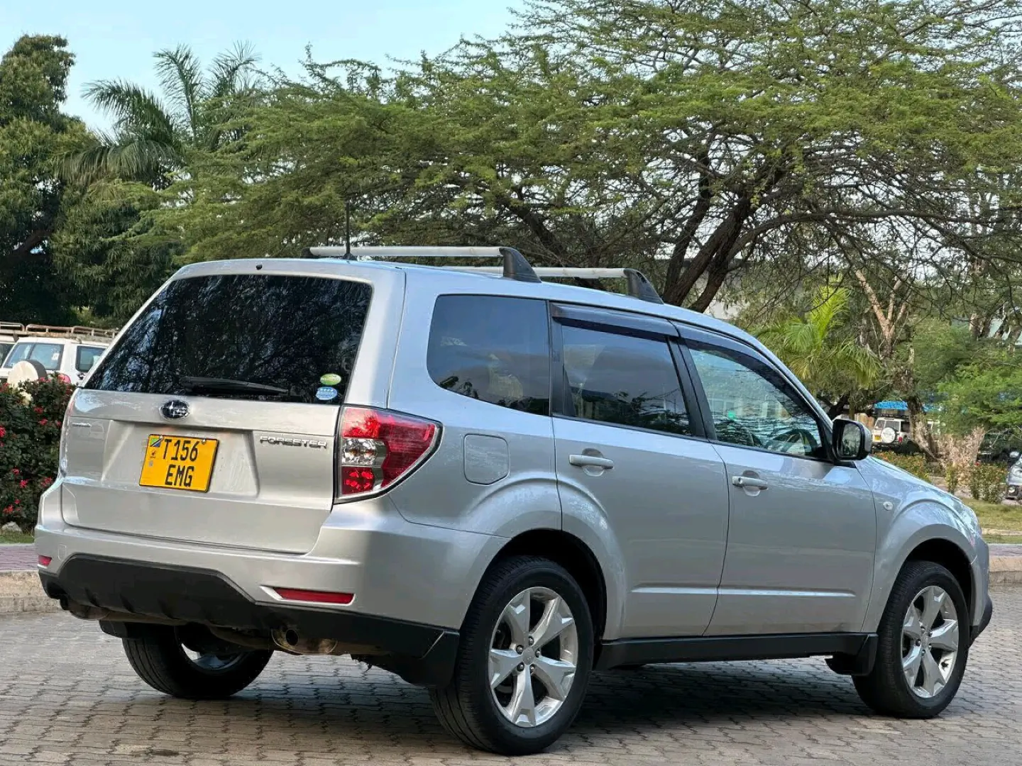 Subaru Forester 2010 Silver (Reg EMG) thumbnail 4