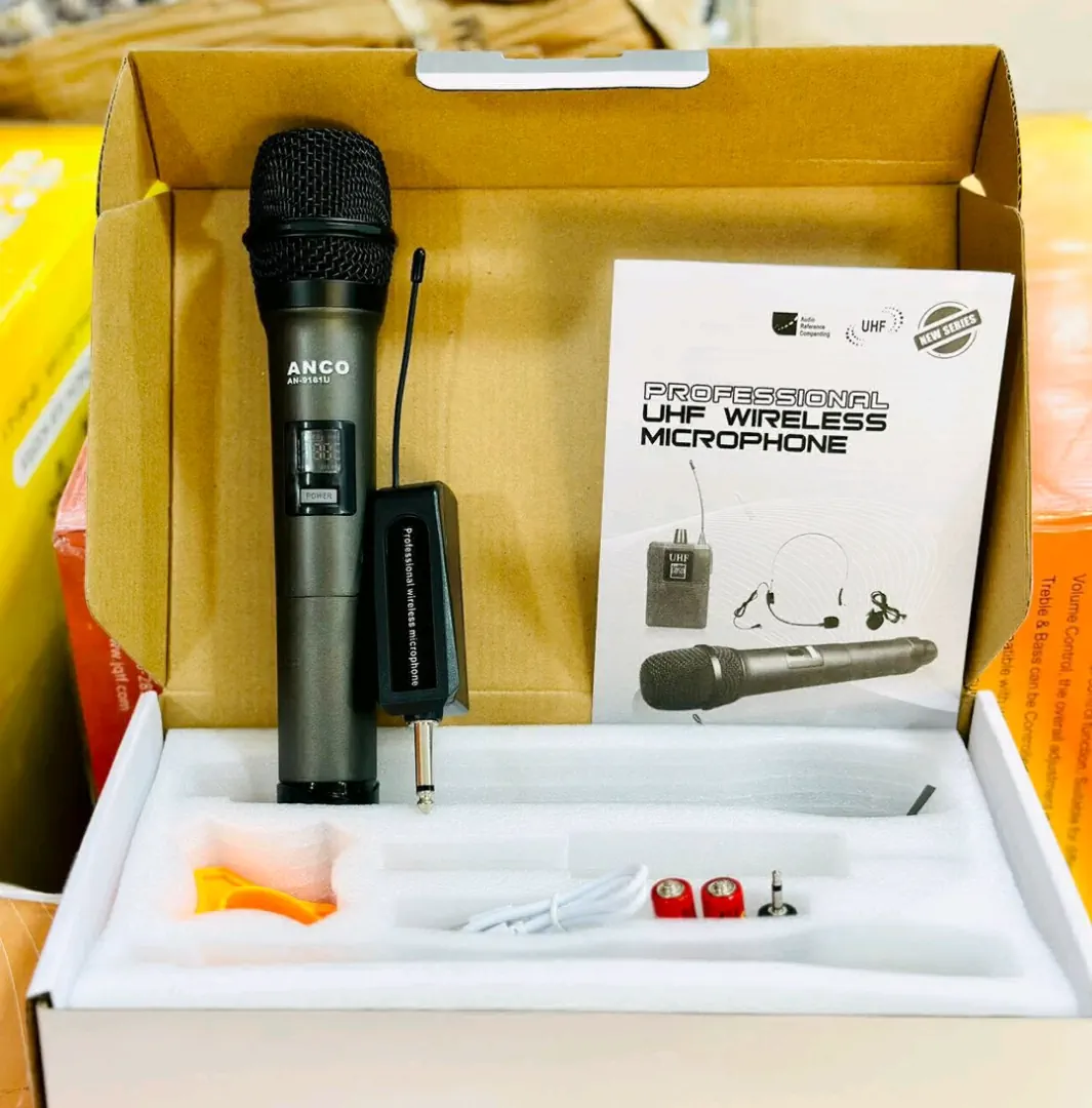 ANCO AN-9101U Professional UHF Wireless Microphone System