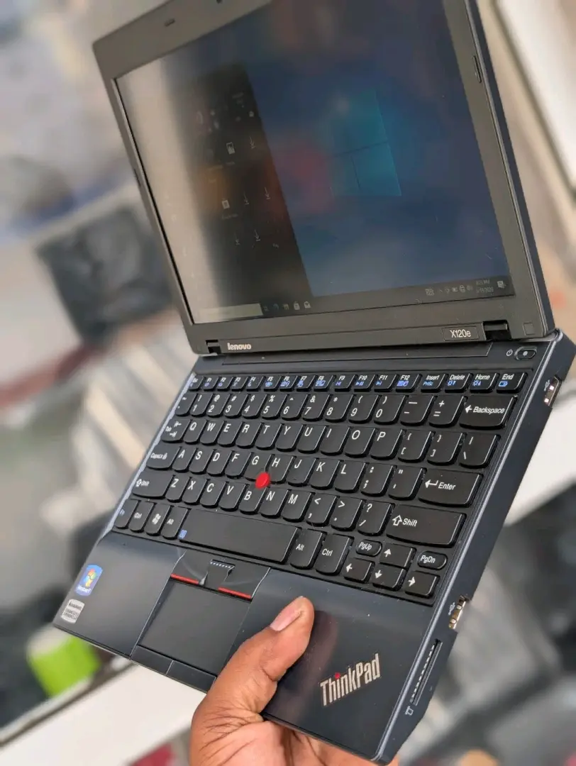 Lenovo ThinkPad X131 - 4GB RAM, 500GB HDD, 13.0" thumbnail 5
