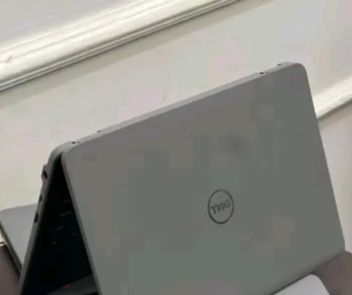 Dell 12" 2-in-1 Laptop - Core 2 Duo, 4GB RAM thumbnail 2