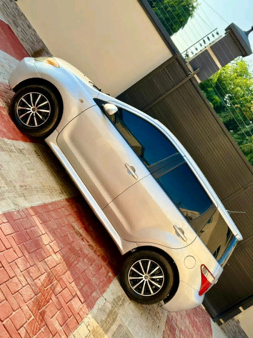 Toyota Ist Car for Sale (Silver) thumbnail 5