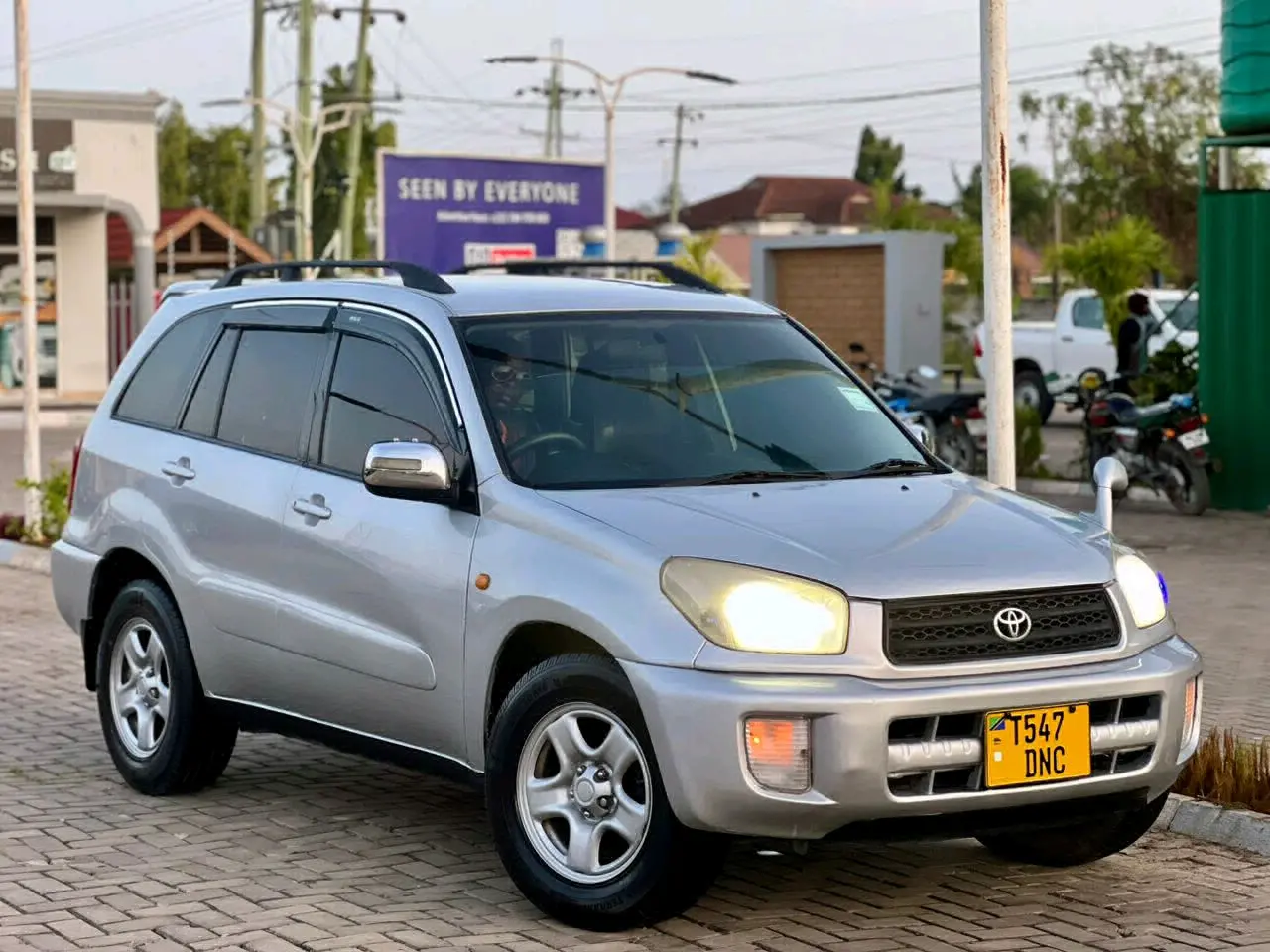 Toyota RAV4 Silver 1.8L VVT-i