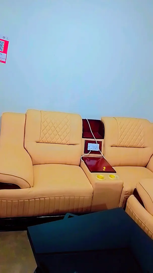 Modern Beige Leather Sofa Set thumbnail 5