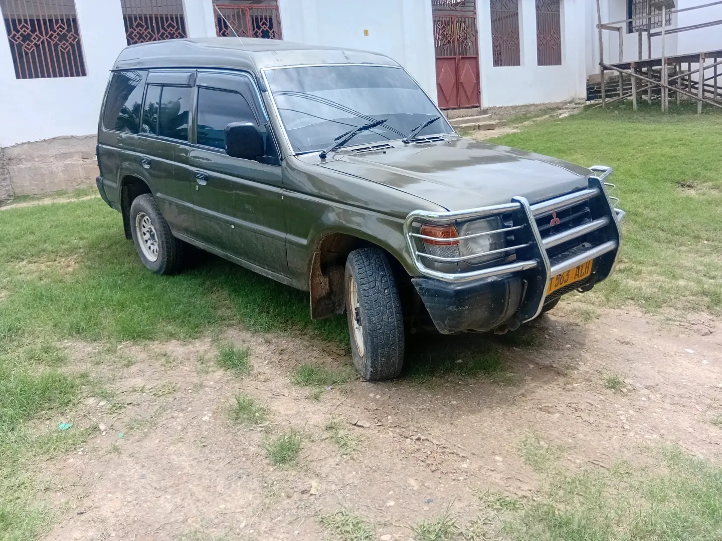 Mitsubishi Pajero SUV (Reg ALH) thumbnail 3