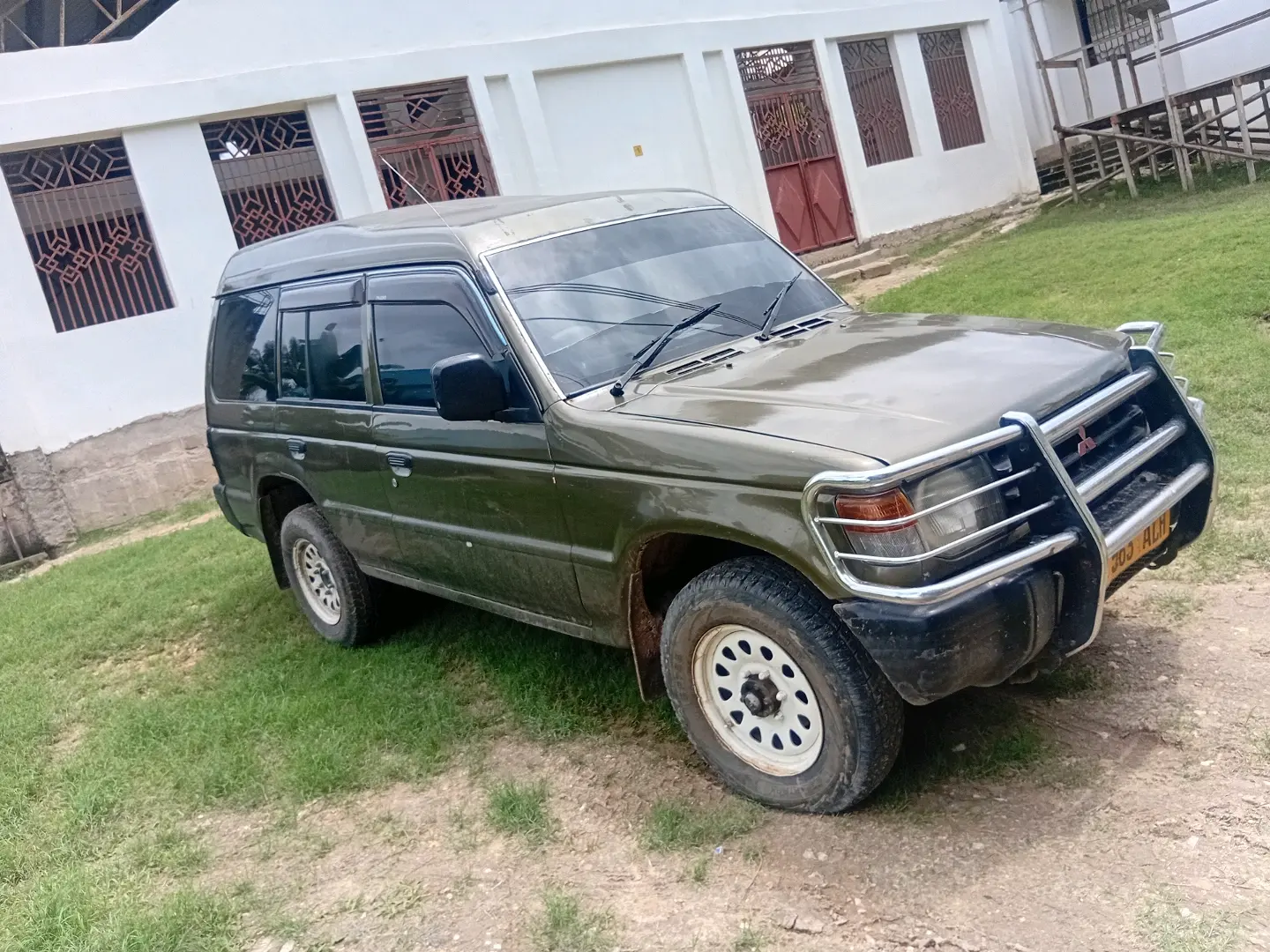 Mitsubishi Pajero SUV (Reg ALH) thumbnail 4