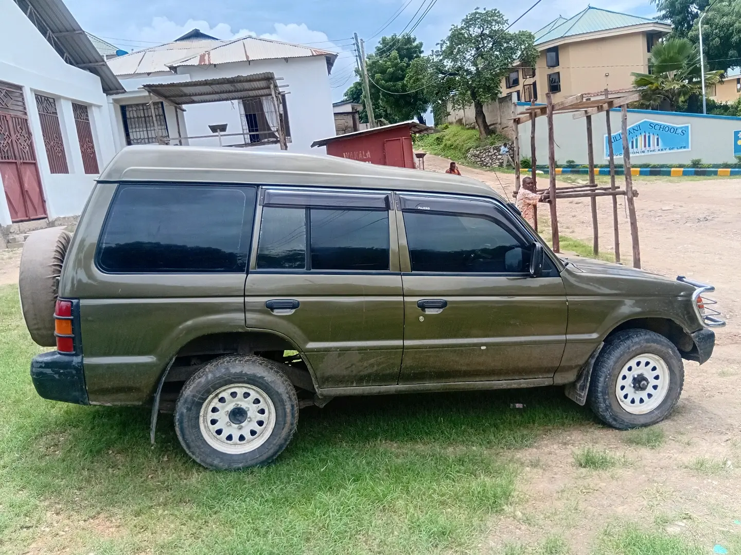 Mitsubishi Pajero SUV (Reg ALH) thumbnail 5