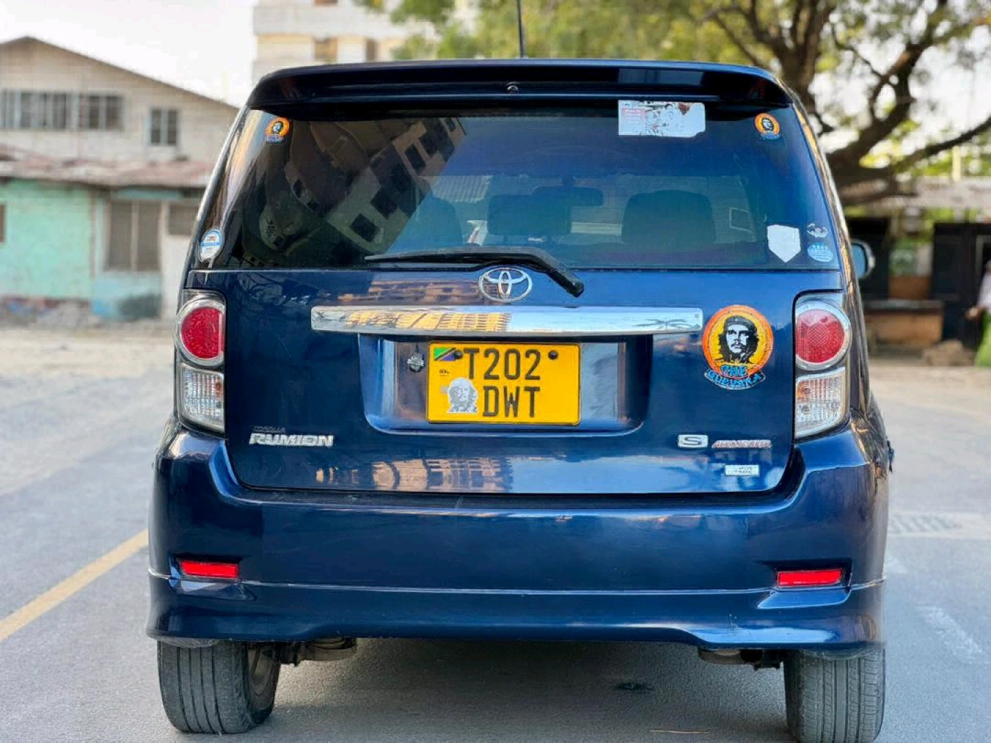 Toyota Rumion 1790 CC Blue thumbnail 2