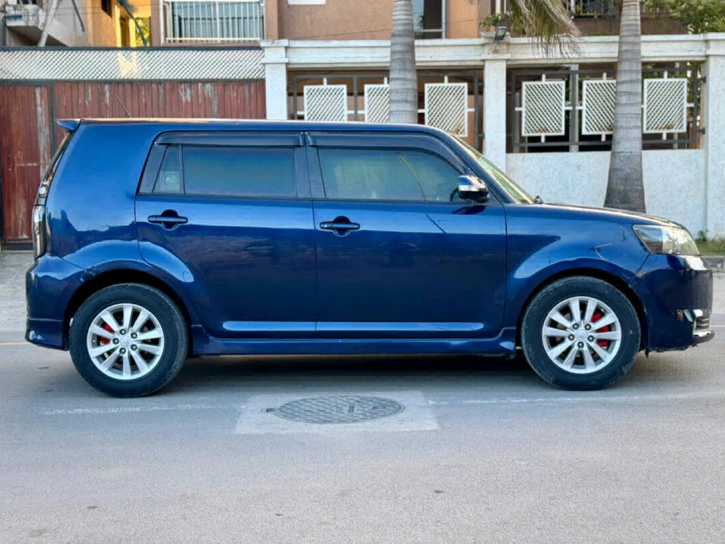 Toyota Rumion 1790 CC Blue thumbnail 5