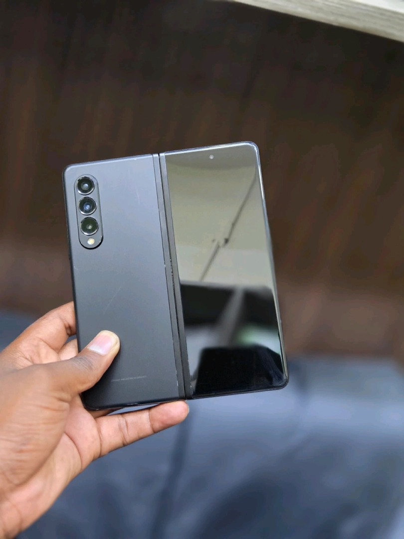 Samsung Galaxy Z Fold 5 Brand New 12GB/512GB thumbnail 2