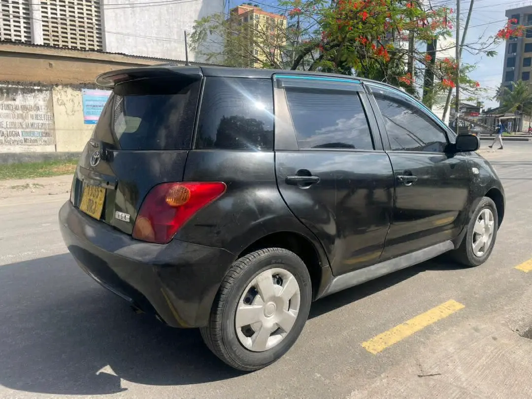 Black Toyota Ist for Sale thumbnail 5