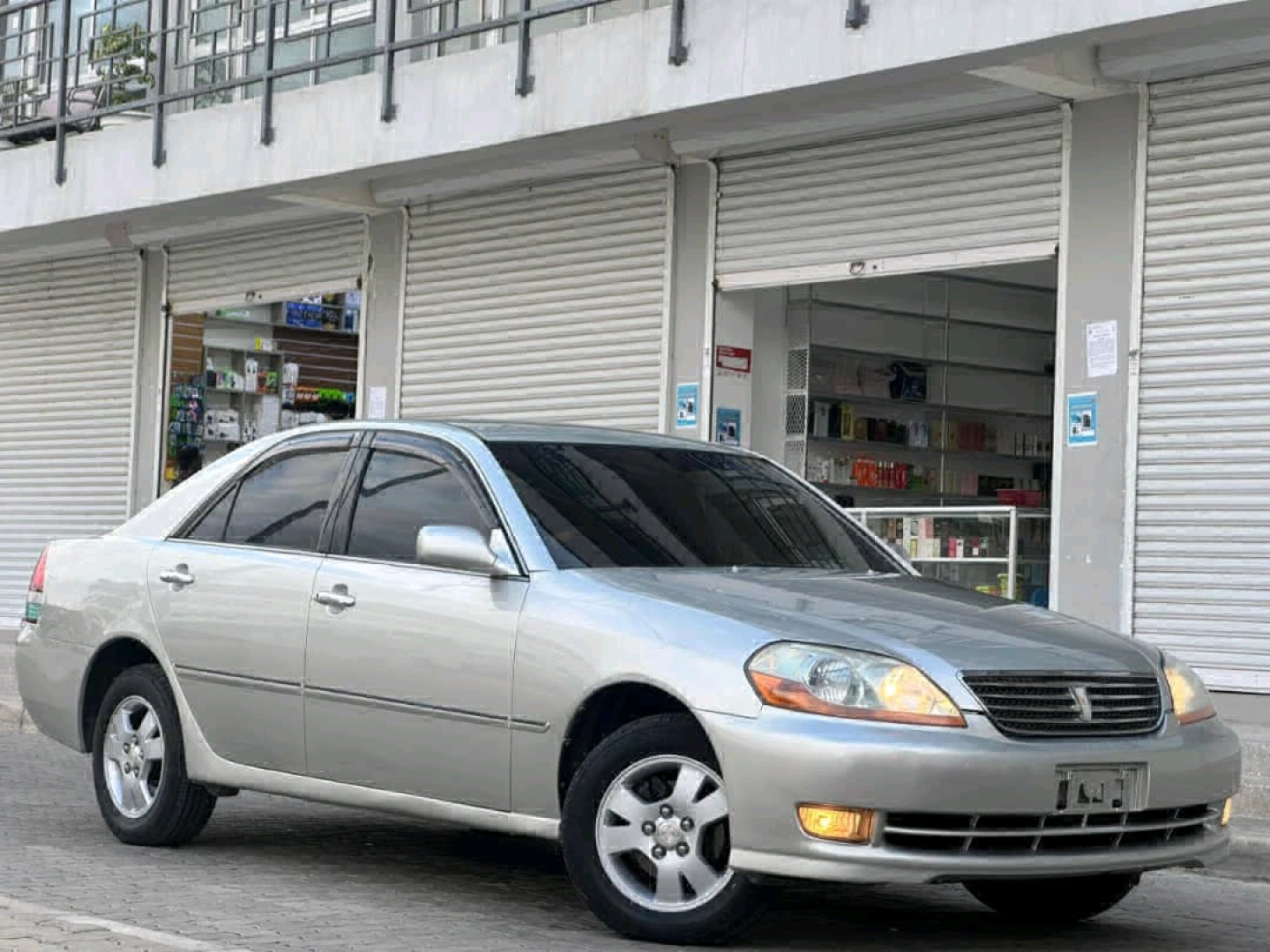 Toyota Mark II Grand 2002 Automatic 1990cc thumbnail 4