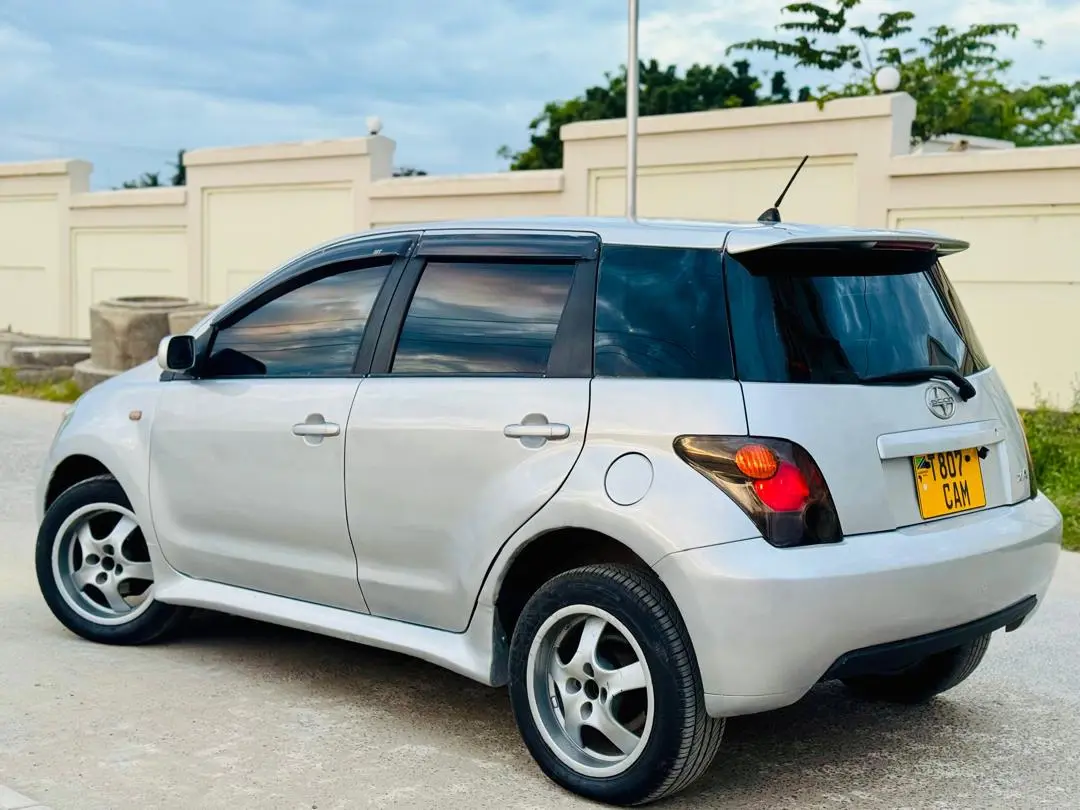 Toyota Ist 2005 (Reg CAM) thumbnail 4