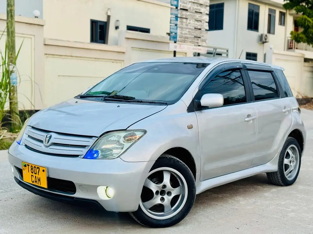Toyota Ist 2005 (Reg CAM) thumbnail 5