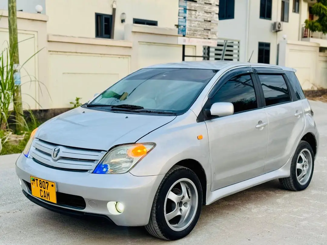 Toyota Ist 2005 (Reg CAM) thumbnail 9