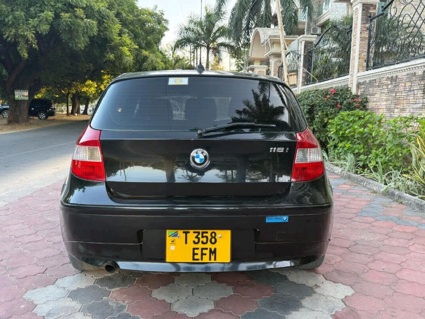 BMW 1 Series 2008 Low Mileage Black thumbnail 2