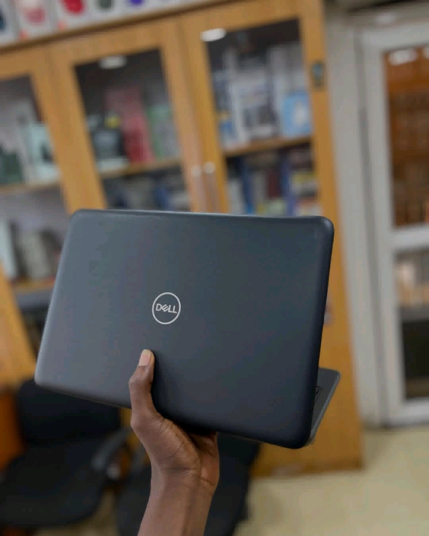 Dell Latitude 3190 Laptop (6th Gen, 4GB RAM, 192GB SSD) thumbnail 8