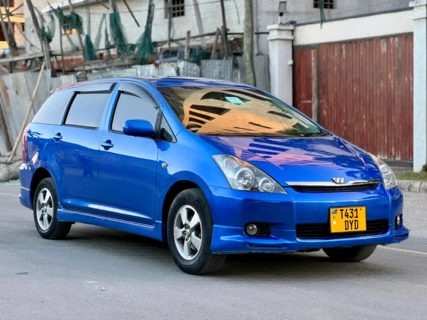 2004 Blue Toyota Wish Minivan thumbnail 3