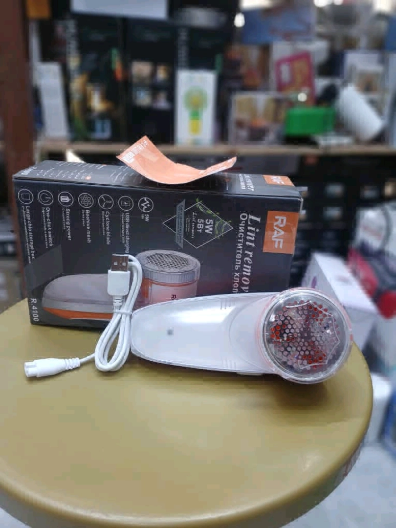 RAF R.4100 Rechargeable Lint Remover