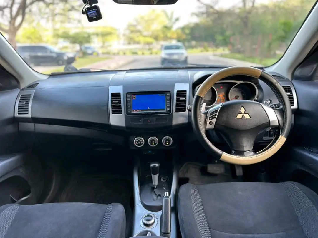 Black 2008 Mitsubishi Outlander 2.36L AC Exchange Allowed thumbnail 9