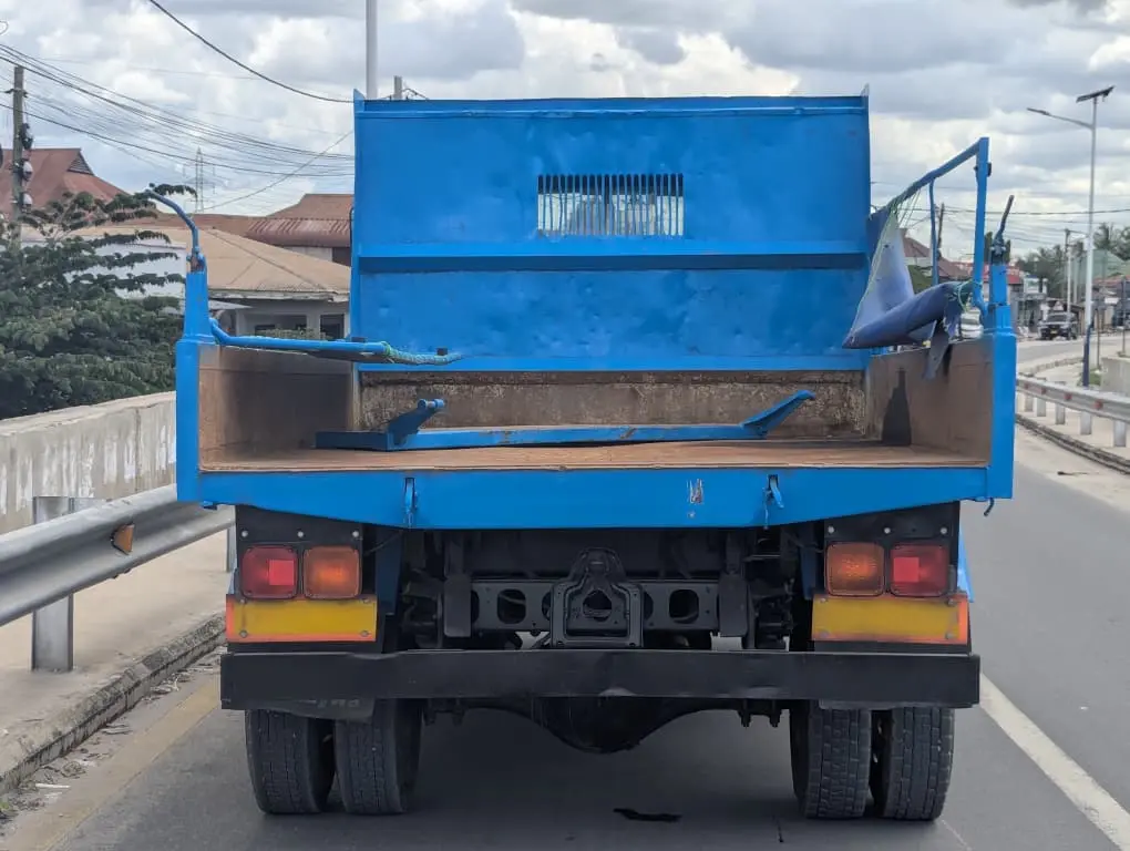 Mitsubishi Fuso Dump Truck (Tipper) thumbnail 4