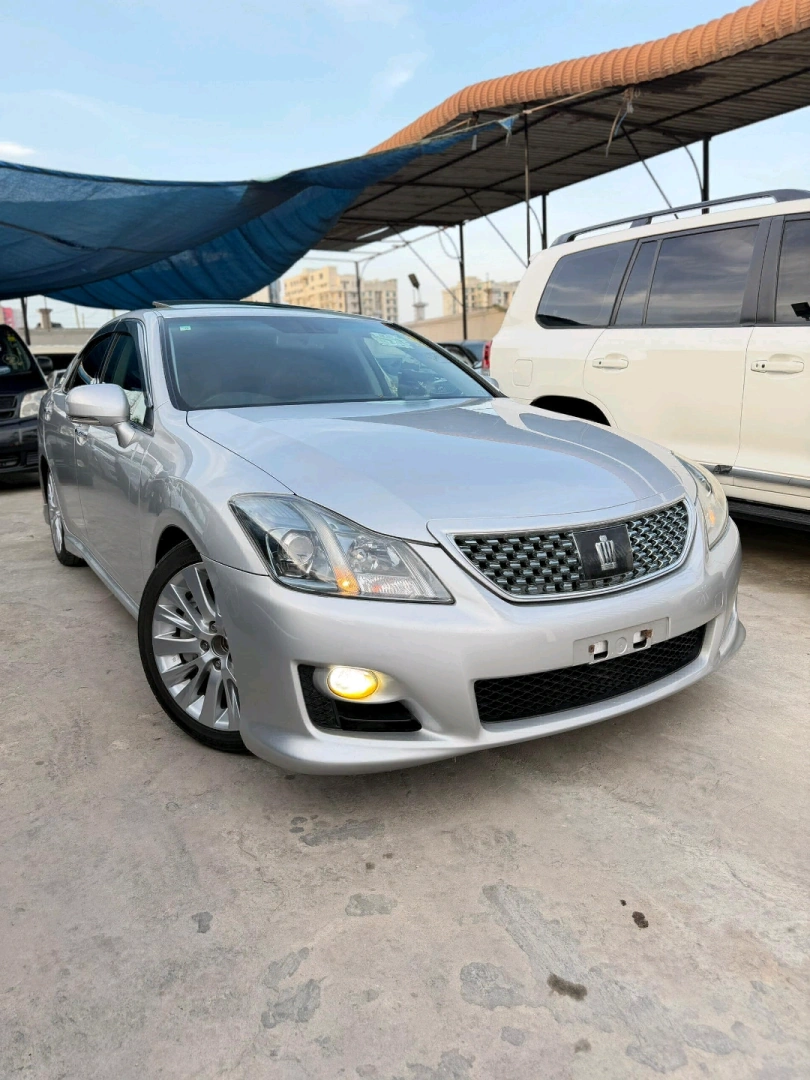 Toyota Crown Athlete 2009 Silver