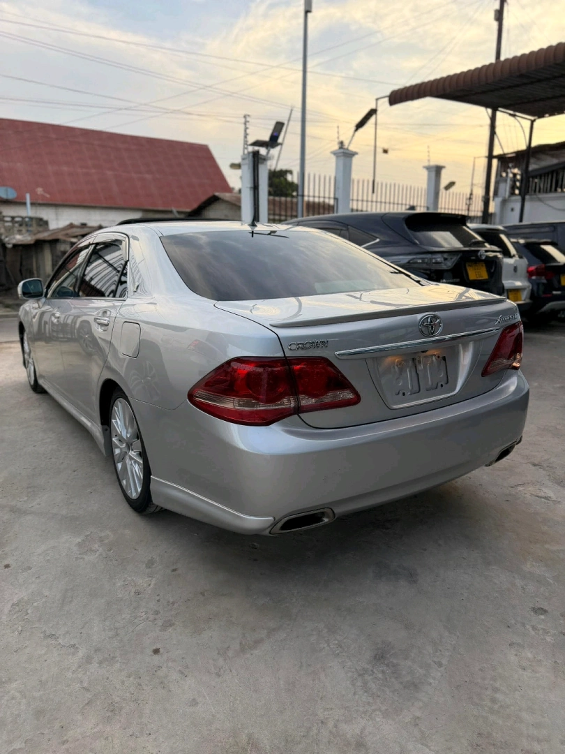 Toyota Crown Athlete 2009 Silver thumbnail 3