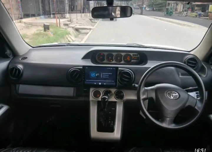 Toyota Rumion - Silver thumbnail 4