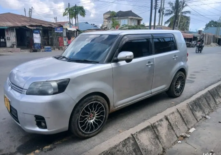 Toyota Rumion - Silver thumbnail 6