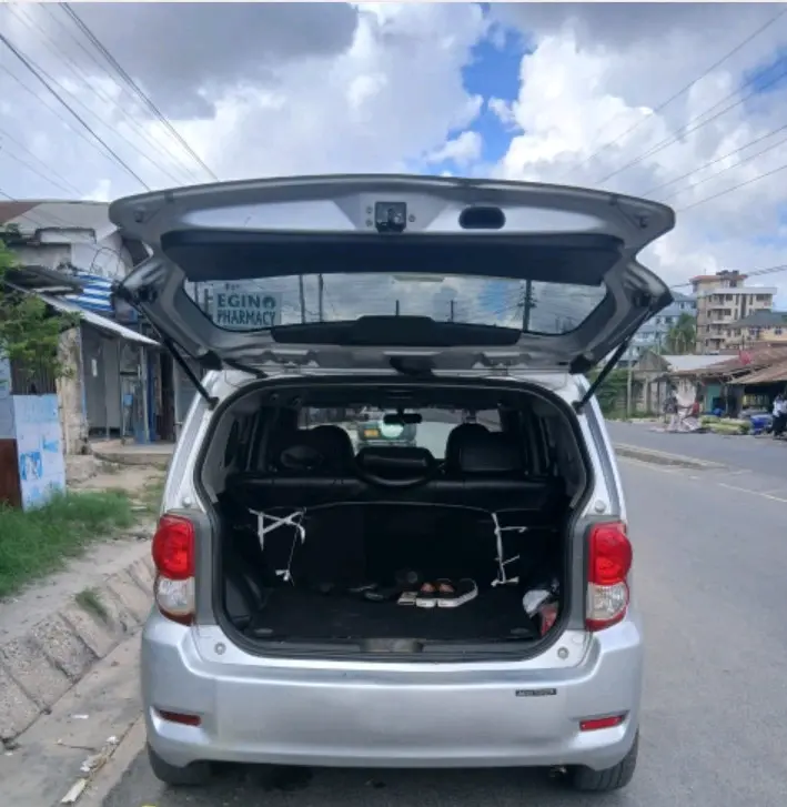 Toyota Rumion - Silver thumbnail 8