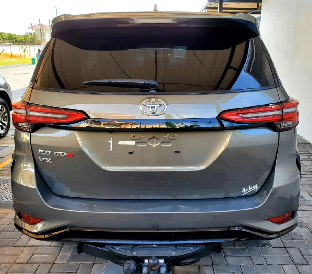 Toyota Fortuner VX 2.8 GD6 2024/25 thumbnail 2