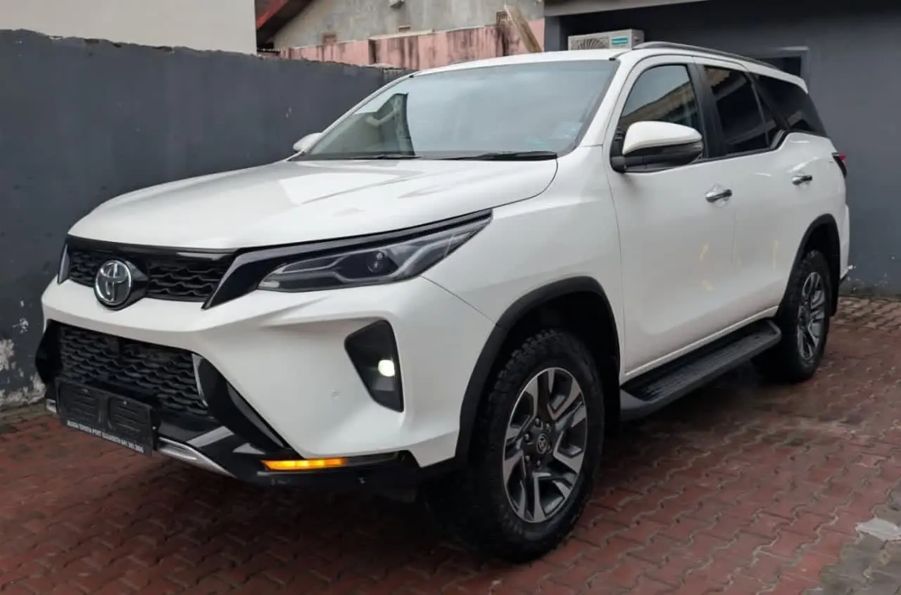 Toyota Fortuner 2.4L 2024 thumbnail 2