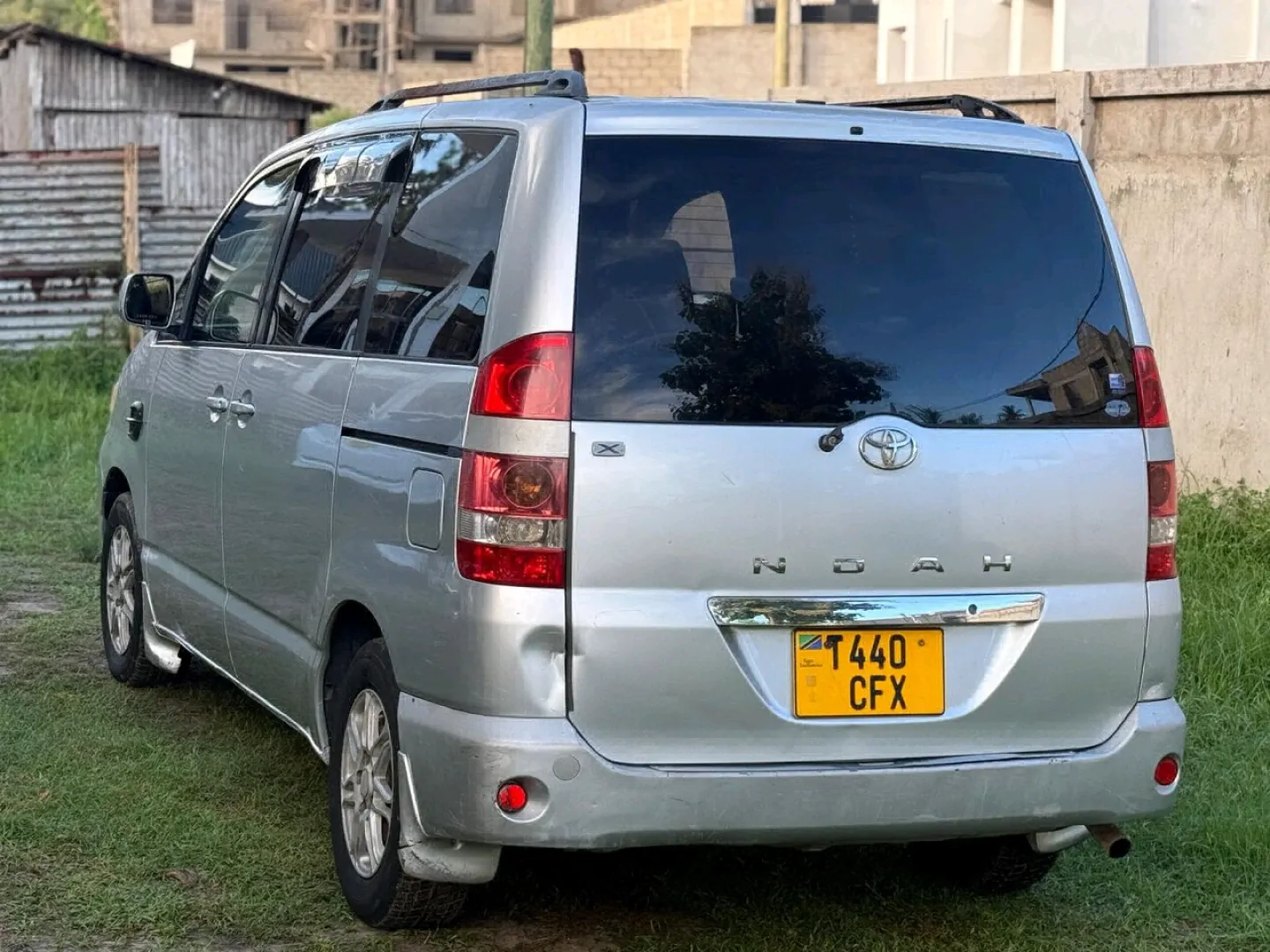 Toyota Noah Minivan New Shape 1990 CC