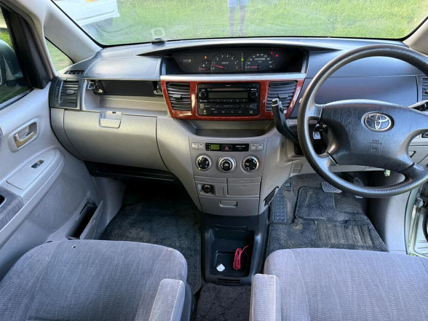 Toyota Noah Minivan New Shape 1990 CC thumbnail 4